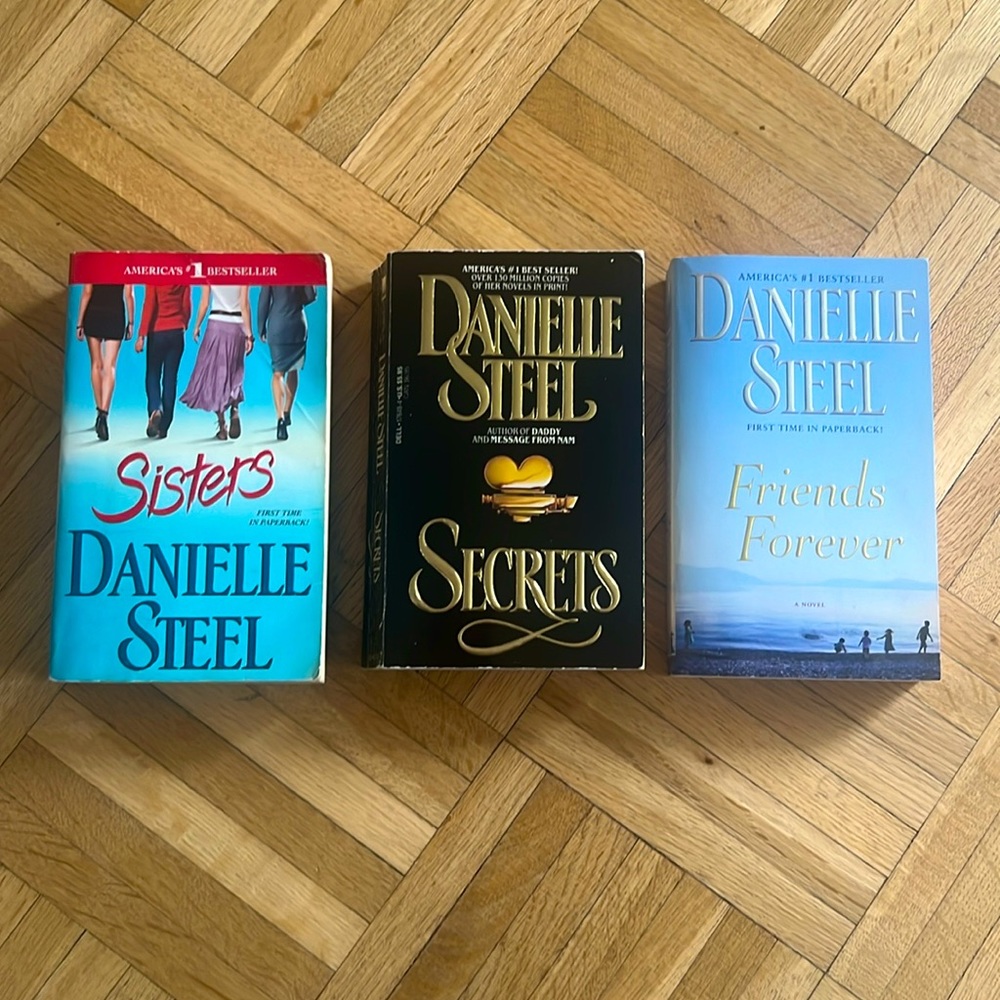 Danielle Steel x3 books.